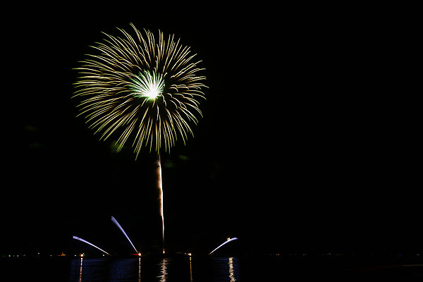 포토 JPG 해외이미지 기념일 행복 백그라운드 크리스마스 하늘 불 추상 휴가 새로움 폭죽 이벤트 사람없음 빨간색 빛 컬러풀 파티 축제 어둠 축하 야간 폭발 연도 광 카운트다운 해외202004 해외포토 자연요소 감정 컬러 컨셉 무늬 파일형식 이미지허브