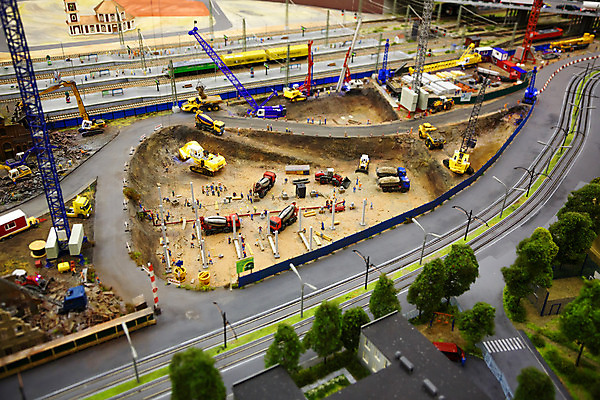 포토 JPG 해외이미지 도로 자동차 사람없음 건물 장난감 미니어처 건설현장 도시 오브젝트 해외202004 해외포토 건축물 길 육상교통 교통시설 건설업 모형 파일형식 이미지허브