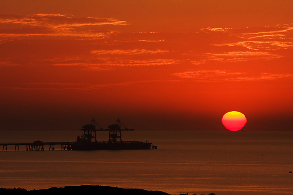 포토 JPG 해외이미지 바다 여행 자연 하늘 휴가 풍경 사람없음 야외 물 컬러풀 태양 일출 항구 황혼 일몰 새벽 중앙 저녁 지중해 포트 동쪽 내추럴 이스라엘 해외202004 해외포토 자연요소 컬러 교통시설 노을 야간 방향 생태계 서아시아 파일형식 이미지허브