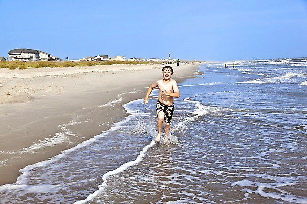 포토 JPG 해외이미지 백인 행복 감정 어린이 파도 바다 신체 맨발 청소년 자연 휴가 한명 미소 풍경 소년 야외 10대 물 파란색 모래사장 조깅 태양 미국 거품 기쁨 젖음 신선 자신감 피부 태평양 분무기 대서양 궤 셀프 해외202004 해외포토 자연요소 서양인 1 남자 컬러 북아메리카 발 표정 사람 신체부위 운동 생태계 파일형식 이미지허브