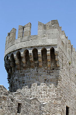 포토 JPG 해외이미지 전통 유럽 섬 여행 건축양식 하늘 휴가 풍경 사람없음 야외 건물 여름 파란색 태양 여행객 탑 바위 도시 성 중세기사 중세 지중해 그리스 대문 타운 단계 그리스인 해외202004 해외포토 자연요소 서양인 건축물 계절 건축 나라 바다 컬러 사람 문 돌_바위 역사 파일형식 이미지허브