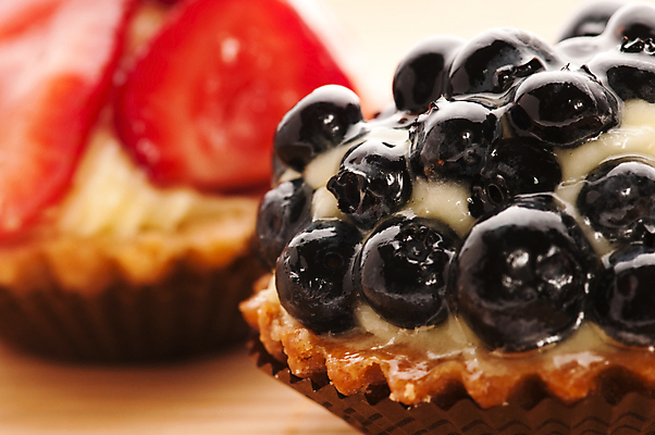 포토 JPG 해외이미지 열매 음식 백그라운드 과일 딸기 디저트 사탕 키위 요리 사람없음 장식 빨간색 바구니 케이크 식당 희망 빵집 껍질 흰색 달콤 맛 설탕 굽기 먹기 크림 푸딩 프랑스어 무스 탄수화물 페스츄리 해외202004 해외포토 식물 문자 감정 빵 컬러 컨셉 모션 상점 구이 파일형식 이미지허브