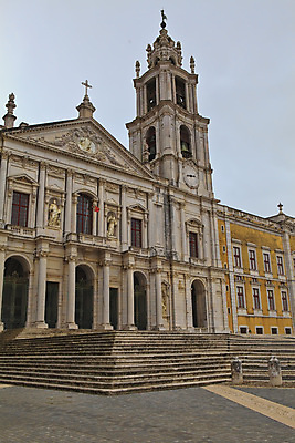 포토 JPG 해외이미지 아이콘 유럽 기독교 종교 여행 건축양식 사람없음 파란색 성당 교회 탑 궁전 천주교 도시 역사 큼 포르투갈 묘사 수도원 바로크 바실리카 수녀원 전국 풍요 해외202004 해외포토 건축물 건축 나라 컬러 컨셉 고건축 종교건축 크기 파일형식 이미지허브