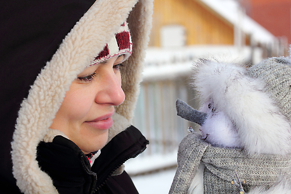 포토 JPG 해외이미지 전통 계절 여자 행복 감정 크리스마스 겨울 눈사람 휴가 새해 기념 한명 미소 사람 야외 장난감 유행 냉동 얼음 목도리 기쁨 추위 흰색 축하 표현 12월 서리 옷입기 비니 1월 해외202004 해외포토 자연요소 모자_잡화 1 잡화 기념일 컬러 컨셉 모션 표정 날짜 파일형식 이미지허브