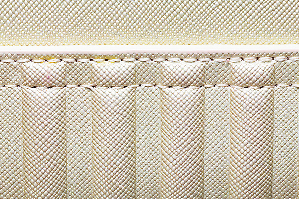 포토 JPG 해외이미지 동물 디자인 백그라운드 가방 일러스트 표면 추상 건조 미술 사람없음 갈색 유행 수확 소 지갑 가죽 피부 묘사 질감 복고 내추럴 소가죽 옛날 현실 해외202004 해외포토 잡화 컬러 무늬 농업 포유류 문화예술 신체부위 파일형식 이미지허브