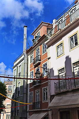 포토 JPG 해외이미지 전통 유럽 도로 여행 백그라운드 건축양식 거리 주택 사람없음 건물 도시풍경 수확 도시 역사 포르투갈 좁은 장면 타운 리스본 옛날 해외202004 해외포토 건축물 건축 나라 길 농업 교통시설 풍경 파일형식 이미지허브