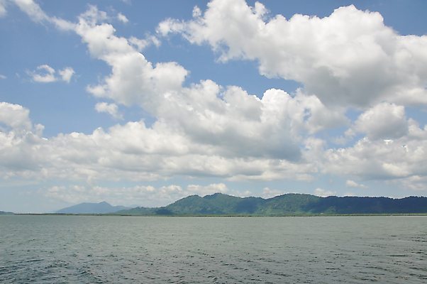 포토 JPG 해외이미지 구름 전통 디자인 옷 계절 호수 바다 여행 백그라운드 패턴 바지 자연 하늘 표면 아침 휴가 풍경 사람없음 야외 장식 물 여름 파란색 빛 청춘 컬러풀 햇빛 반사 유행 일출 어둠 일몰 직물 신선 도시 면 저녁 남색 그림 질감 땀 상승 캔버스 섬유 그런지 옛날 스타일 수평선 해외202004 해외포토 주간 자연요소 컬러 컨셉 무늬 하의 태양 노을 야간 생태계 파일형식 이미지허브