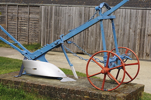 포토 JPG 해외이미지 산업 지구 농업 사람없음 야외 파란색 농장 힘 기계 장비 수확 골동품 가을 시골 역사 땅 복고 밭일 옛날 쟁기 회복 해외202004 해외포토 계절 컬러 컨셉 파일형식 이미지허브