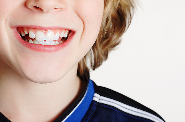 포토 JPG 해외이미지 남자 행복 감정 얼굴 어린이 백그라운드 신체 응원 청소년 건강 한명 웃음 사람 소년 활발 기쁨 흰색 표현 신선 입 유머 치아 입술 턱 성격 카피스페이스 해외202004 해외포토 1 컬러 컨셉 표정 신체부위 공백 소화기관 파일형식 이미지허브