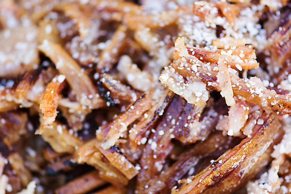 포토 JPG 해외이미지 동물 전통 음식 신체 덴마크 육류 돼지고기 요리 사람없음 야외 식사 저녁식사 껍질 돼지 맛 그릴 바비큐 굽기 먹기 배고픔 준비 점심식사 해외202004 해외포토 컨셉 식재료 포유류 모션 주방용품 북유럽 구이 파일형식 이미지허브