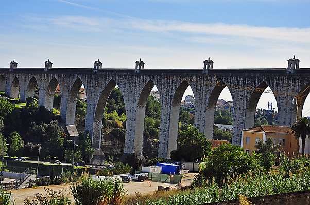 포토 JPG 해외이미지 나무 구름 캐릭터 손 건축양식 자연 하늘 주택 이야기 풍경 사람없음 건물 물 도시 무서움 포르투갈 아치 구성 옛날 오리지널 스타일 해외202004 해외포토 자연요소 식물 건축물 건축 감정 유럽 신체부위 생태계 파일형식 이미지허브