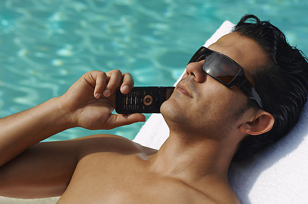 포토 JPG 해외이미지 주간 남자 수영복 여유 수영장 한명 상반신 성인 야외 옆모습 여름휴가 바캉스 스마트폰 선글라스 눕기 잡기 시원함 근육질 통화 성인남자한명만 해외202004 해외포토 자연요소 1 옷 감정 안경 뷰포인트 모션 근육 휴가 사람 핸드폰 스마트기기 몸매 남자한명만 성인남자만 파일형식 여름_계절 이미지허브