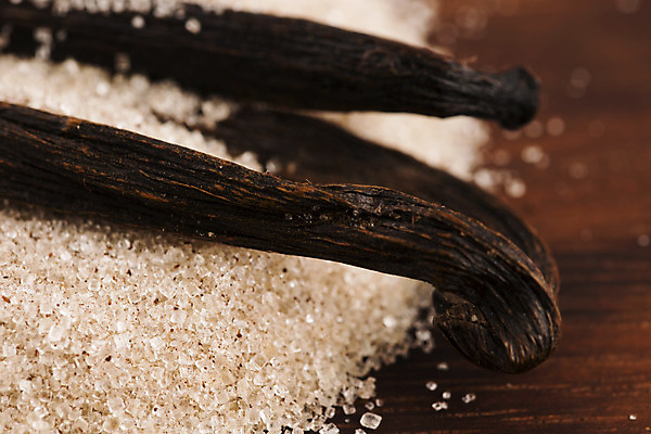 포토 JPG 해외이미지 음식 재료 사람없음 목재 가로 갈색 숟가락 양념 조미료 막대기 달콤 맛 설탕 허브 향신료 향료 바닐라 해외202004 해외포토 나무 식물 컬러 컨셉 수저 향기 냄새 향미료 파일형식 이미지허브