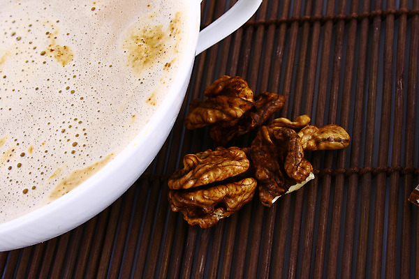 포토 JPG 해외이미지 커피 음료 사람없음 컵 이탈리아 거품 우유 흰색 뜨거움 컵받침 크림 카푸치노 단절 라떼 카페인 해외202004 해외포토 식기 유럽 컬러 유제품 받침대 파일형식 이미지허브