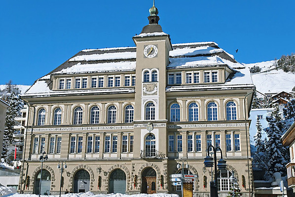 포토 JPG 해외이미지 계절 유럽 여행 겨울 건축양식 자연 하늘 휴가 산 주택 파노라마 풍경 사람없음 야외 파란색 마을 계곡 맑음 흰색 스위스 휴양지 암초 타운 해외202004 해외포토 건축 나라 컬러 날씨 촬영기법 건물 장소 도시 생태계 파일형식 이미지허브