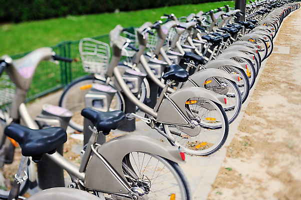 포토 JPG 해외이미지 라이프스타일 공원 유럽 도로 선 스포츠 의자 거리 건강 사람없음 자전거 운전 프랑스 반지 도시 바퀴 그룹 역 승차 잠금 사이클링 일반 안장 대여 고용 등급 렌탈 바이킹 생태학 줄서기 많음 파리(프랑스) 해외202004 해외포토 공공시설 교육 나라 길 가구 컨셉 장신구 교통시설 모션 생활 바이크 구직 육상스포츠 보안 채용 파일형식 이미지허브