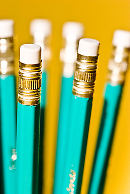 포토 JPG 해외이미지 교육 문구용품 사람없음 목재 초록색 연필 노란색 사무용품 공구 기록 지우개 해외202004 해외포토 나무 컬러 재료 학용품 필기구 도구 오브젝트 파일형식 이미지허브