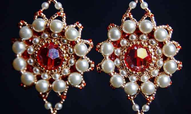 포토 JPG 해외이미지 전통 접시 손 여자 문화 바다 백그라운드 패턴 비즈니스 목걸이 장신구 팔찌 건강 선물 미술 사람없음 장식 빛 세트 유행 귀걸이 검은색 장비 흰색 황금 고급 정상 보석 수집 오브젝트 복고 내추럴 핸드메이드 스타일 해외202004 해외포토 식기 컬러 컨셉 무늬 문화예술 사람 신체부위 광석 파일형식 이미지허브