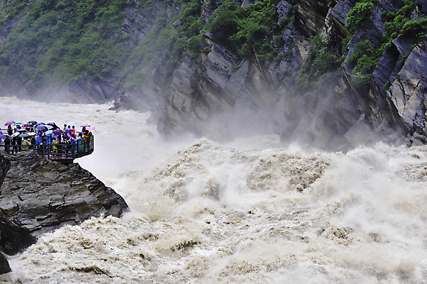 포토 JPG 해외이미지 나무 유럽 여행 자연 하늘 산 주택 풍경 사람없음 야외 목재 초록색 물 여름 강 골짜기 계곡 점프 중국 하이킹 시골 신선 개울 호랑이 황무지 숲 위험 장면 지역 전국 절정 해외202004 해외포토 자연요소 식물 계절 나라 아시아 컬러 컨셉 재료 포유류 모션 레저 건물 생태계 파일형식 이미지허브
