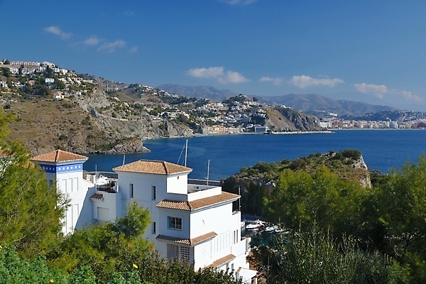 포토 JPG 해외이미지 유럽 파도 바다 여행 하늘 휴가 휴식 산 주택 파노라마 풍경 사람없음 야외 여름 파란색 태양 시골 도시 스페인 지중해 스페인어 안달루시아 철책 터키석 해외202004 해외포토 자연요소 계절 나라 컬러 컨셉 촬영기법 건물 보석 파일형식 이미지허브