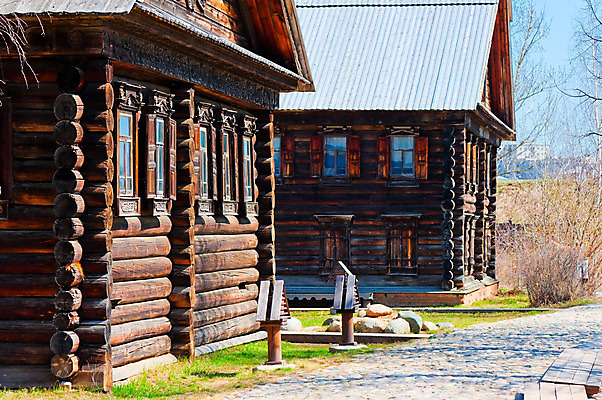 포토 JPG 해외이미지 나무 식물 구름 전통 외관 문화 도로 여행 농업 건축양식 창문 자연 하늘 지붕 주택 인종 풍경 사람없음 야외 건물 목재 초록색 여름 파란색 농장 마을 시골 역사 숲 작음 오두막 땅 시골집 복고 대문 러시아 통나무 장면 외양간 구식 러시아인 옛날 회복 해외202004 해외포토 자연요소 서양인 건축물 계절 건축 유럽 산업 길 컬러 컨셉 재료 교통시설 사람 문 크기 생태계 파일형식 이미지허브
