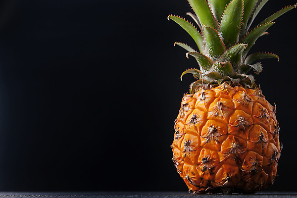 포토 JPG 해외이미지 음식 다이어트 오렌지 과일 재료 탁자 건강 요리 사람없음 가로 초록색 갈색 노란색 검은색 어둠 바위 신선 달콤 파인애플 유기농 숙성 채식주의자 비건 해외202004 해외포토 웰빙 컬러 가구 돌_바위 맛 열대과일 채식 파일형식 이미지허브