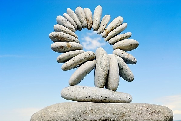 포토 JPG 해외이미지 구름 선 모래 바다 컨셉 자연 하늘 휴식 창조 사람없음 야외 여름 파란색 햇빛 쌓기 화목 침묵 활발 조약돌 바위 배열 명상 아치 질서 평형 해외202004 해외포토 자연요소 계절 컬러 모션 태양 수영 소리 돌_바위 예절 생태계 파일형식 이미지허브