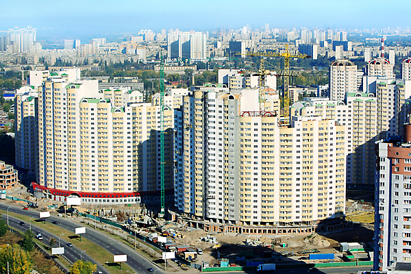 포토 JPG 해외이미지 디자인 외관 유럽 도로 비즈니스 건축양식 자동차 하늘 전등 아파트 주택 안테나 파노라마 사람 사람없음 건물 파란색 태양 탑 도시 재산 큼 아래 시멘트 장면 스카이라인 개발 우크라이나 진짜 콘크리트 해외202004 해외포토 자연요소 건축물 건축 나라 길 육상교통 컬러 통신 교통시설 조명 촬영기법 금융 크기 방향 위치 파일형식 이미지허브