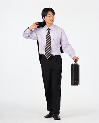 포토 JPG 스튜디오촬영 전신 남자 서류가방 가방 비즈니스 한명 서기 사람 정장 20대 성인 앞모습 직장인 비즈니스맨 남자만 남자한명만 성인남자만 청년만 청년남자만 청년남자한명만 성인한명만 성인남자한명만 성인만 국내포토 직업 1 잡화 옷 뷰포인트 모션 실내 청년 파일형식