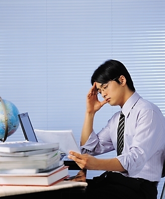 포토 JPG 남자 회사 비즈니스 의학 스트레스 실내 피곤 한명 사람 앉기 정장 상반신 20대 성인 사무실 블라인드 직장인 비즈니스맨 고민 두통 남자만 남자한명만 성인남자만 청년만 청년남자만 청년남자한명만 성인한명만 성인남자한명만 성인만 국내포토 직업 1 옷 감정 컨셉 모션 청년 내부 커튼 질병 파일형식