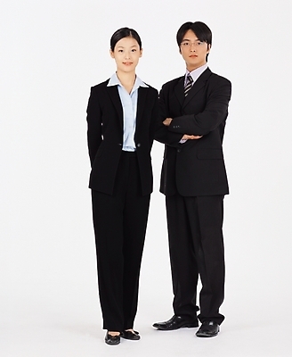 포토 JPG 스튜디오촬영 전신 여자 남자 회사 비즈니스 서기 사람 정장 성인 두명 앞모습 직장인 비즈니스맨 비즈니스우먼 상사 동료 성인만 국내포토 직업 옷 뷰포인트 관계 모션 실내 파일형식