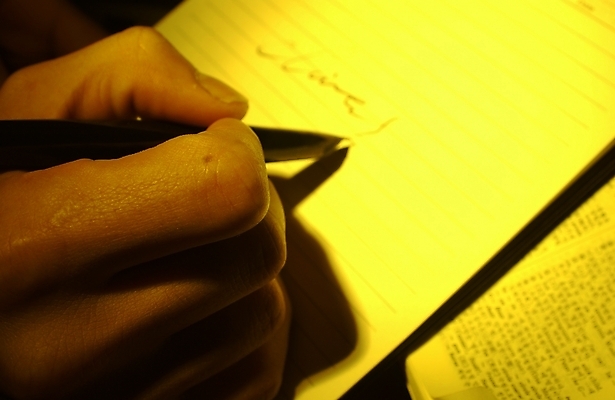 포토 JPG 손 백그라운드 신체 비즈니스 사람 근접촬영 신체부위 펜 사무용품 공책 기록 오브젝트 사전 영어사전 국내포토 뷰포인트 문구용품 책 필기구 파일형식