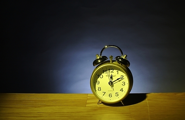 포토 JPG 시계 생활용품 백그라운드 비즈니스 근접촬영 사람없음 사무용품 자명종 오브젝트 탁상시계 12시 국내포토 뷰포인트 문구용품 알람 시간 파일형식