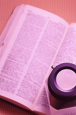 포토 JPG 백그라운드 비즈니스 돋보기 근접촬영 사람없음 사무용품 오브젝트 사전 르뻬 르페 영어사전 국내포토 뷰포인트 문구용품 책 파일형식