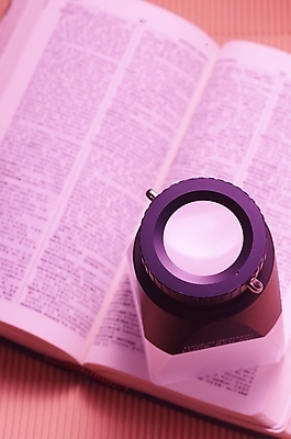 포토 JPG 백그라운드 비즈니스 돋보기 근접촬영 사람없음 사무용품 오브젝트 사전 르뻬 르페 영어사전 국내포토 뷰포인트 문구용품 책 파일형식