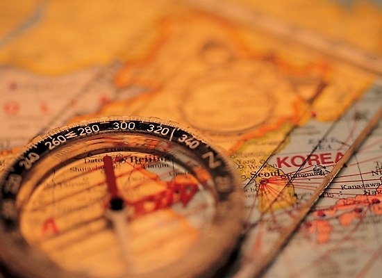 포토 JPG 스튜디오촬영 나라 외국문화 과학 여행 백그라운드 지도 실내 실험기구 근접촬영 사람없음 하이앵글 나침반 방향 오브젝트 여행용품 국내포토 문화 뷰포인트 내부 파일형식