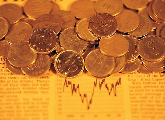 포토 JPG 스튜디오촬영 백그라운드 돈 실내 근접촬영 사람없음 금융 경제 하이앵글 동전 신문 오브젝트 국내포토 뷰포인트 내부 간행물 뉴스 재산 파일형식