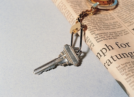 포토 JPG 스튜디오촬영 생활용품 열쇠 실내 근접촬영 사람없음 하이앵글 신문 오브젝트 보안장치 소지품 열쇠꾸러미 국내포토 뷰포인트 내부 간행물 장비 뉴스 보안 파일형식