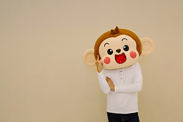 포토 JPG 남자 생각 실내 한명 서기 미소 웃음 손짓 상반신 20대 성인 앞모습 한국인 원숭이 고민 원숭이캐릭터 동물탈 원숭이머리 인형탈 남자만 청년남자한명만 성인남자한명만 국내포토 1 감정 뷰포인트 동물캐릭터 포유류 모션 표정 사람 동양인 청년 내부 탈 남자한명만 성인남자만 청년남자만 파일형식