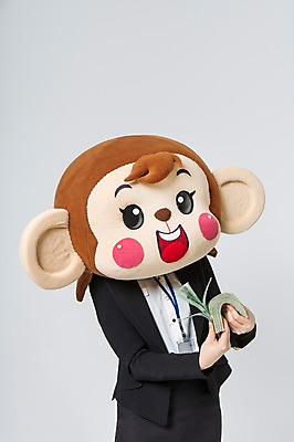포토 JPG 스튜디오촬영 여자 지폐 실내 한명 미소 웃음 들기 정장 상반신 20대 성인 앞모습 한국인 원숭이 비즈니스우먼 만원 돈다발 여러장 원숭이캐릭터 돈세기 동물탈 원숭이머리 인형탈 여자만 청년여자한명만 성인여자한명만 국내포토 1 옷 뷰포인트 동물캐릭터 다수 돈 비즈니스 포유류 모션 표정 사람 동양인 청년 내부 직장인 탈 세기 여자한명만 성인여자만 청년여자만 파일형식