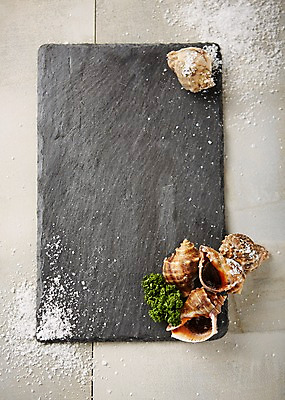 포토 JPG 스튜디오촬영 접시 식재료 어패류 도마 실내 파슬리 사람없음 소라 해산물 소금 파슬리장식 국내포토 동물 식기 채소 주방용품 내부 장식 파일형식