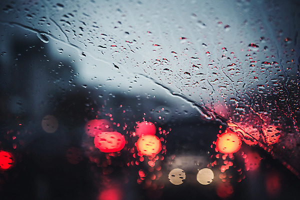 포토 JPG 주간 백그라운드 창문 자동차 조명 풍경 사람없음 야외 가을 비 빗방울 차안 흐림 국내포토 자연요소 계절 육상교통 날씨 비_날씨 파일형식