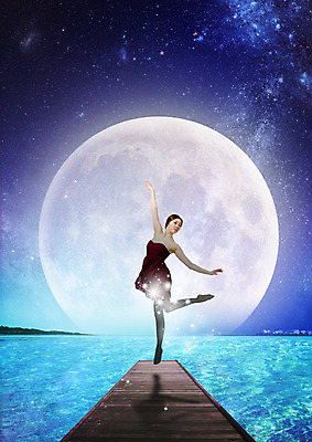 전신 PSD 편집이미지 원피스 여자 바다 포즈 밤하늘 한명 20대 성인 빛 한국인 보름달 춤 야간 나무다리 성인여자한명만 이미지편집 자연요소 1 옷 하늘 문화예술 사람 동양인 청년 달 다리_건축물 여자한명만 성인여자만 파일형식