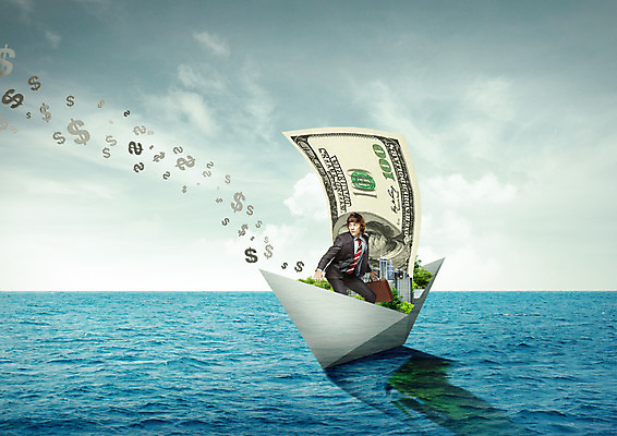 PSD 백인 편집이미지 남자 바다 지폐 항해 한명 정장 상반신 20대 성인 달러 비즈니스맨 화폐기호 금융비즈니스 종이배 성인남자한명만 이미지편집 서양인 1 기호 옷 돈 배_교통 비즈니스 사람 청년 금융 직장인 화폐 종이접기 남자한명만 성인남자만 파일형식