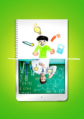 PSD 백인 편집이미지 직업 남자 과학 전구 실험 들기 20대 성인 두명 태블릿 희망 스포이트 과학자 스케치북 그림 비커 삼각플라스크 이미지편집 서양인 감정 모션 학용품 실험기구 사람 청년 전자제품 스마트기기 플라스크 피펫 학자 파일형식