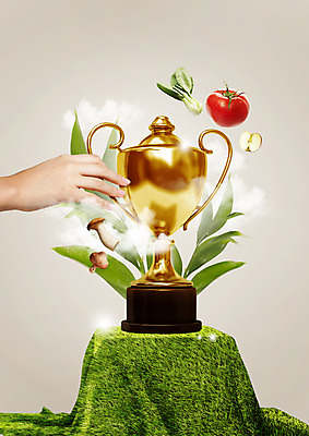 PSD 편집이미지 손 잎 토마토 한손 한명 잔디 신체부위 버섯 잡기 사과 천 트로피 청경채 이미지편집 식물 1 채소 과일 모션 사람 직물 상_우승 파일형식