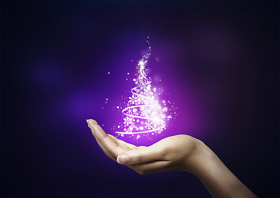 PSD 편집이미지 손 크리스마스 한손 눈꽃 한명 신체부위 빛 크리스마스트리 보라색 이미지편집 1 기념일 컬러 눈_날씨 사람 파일형식