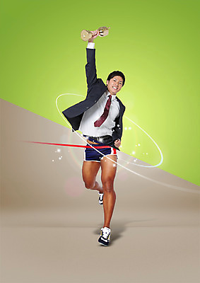 전신 PSD 편집이미지 남자 운동화 한명 들기 정장 20대 성인 운동복 달리기 우승 일본인 트로피 반쪽 결승선 성인남자한명만 이미지편집 외국인 1 옷 신발 모션 사람 동양인 청년 최고 상_우승 남자한명만 성인남자만 파일형식