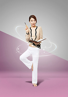 전신 PSD 편집이미지 여자 요가 한명 서기 들기 정장 20대 성인 앞모습 운동복 볼펜 다이어리 한국인 반쪽 성인여자한명만 이미지편집 1 웰빙 옷 뷰포인트 모션 사람 동양인 청년 펜 사무용품 여자한명만 성인여자만 파일형식