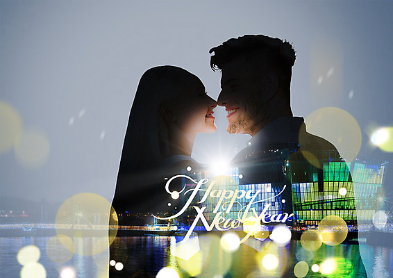 PSD 서양인 편집이미지 커플 여자 남자 야경 새해 미소 상반신 성인 두명 옆모습 도시 보케 해피뉴이어 이미지편집 외국인 뷰포인트 관계 표정 사람 새해인사 야간 파일형식 풍경_경치